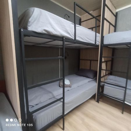 Friends Hostel تشيسيناو المظهر الخارجي الصورة