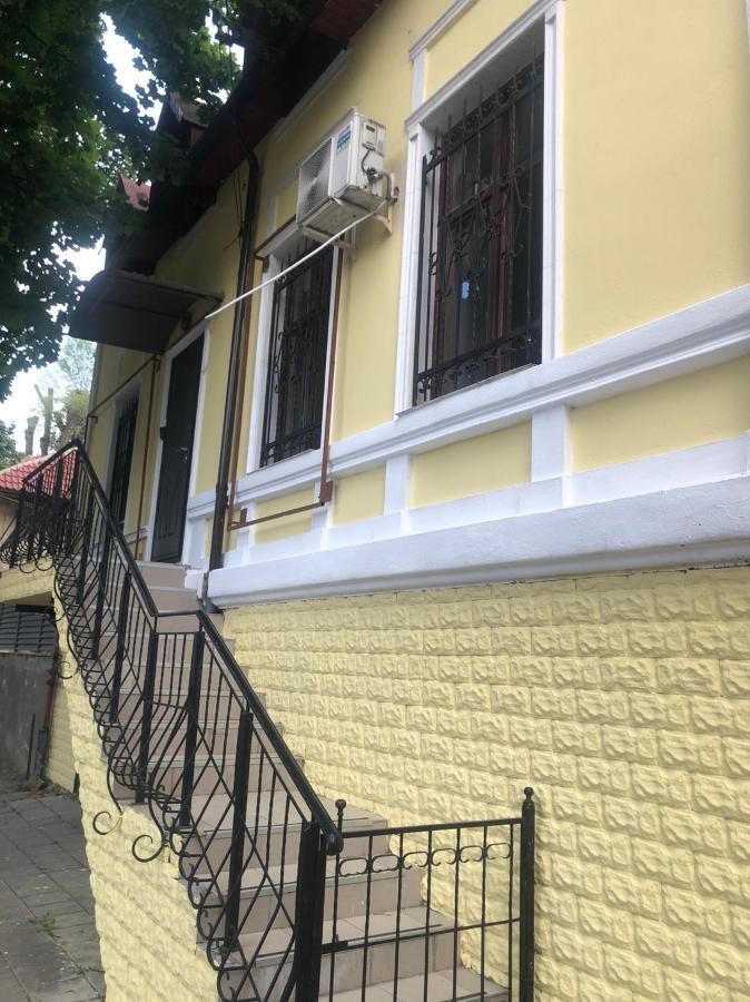 Friends Hostel تشيسيناو المظهر الخارجي الصورة