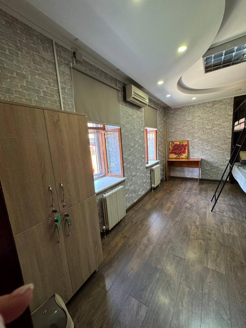 Friends Hostel تشيسيناو المظهر الخارجي الصورة